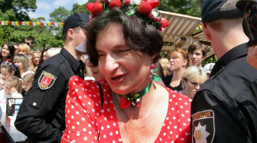 Фестиваль клубники в Одессе: фотозоны, мастер-классы и торт-рекордсмен (фоторепортаж)