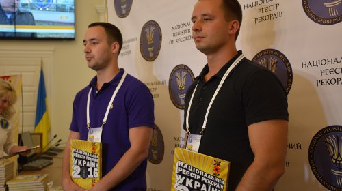 Одесса: кот-долгожитель, уличный гимнаст и велосипедист попали в Книгу рекордов Украины