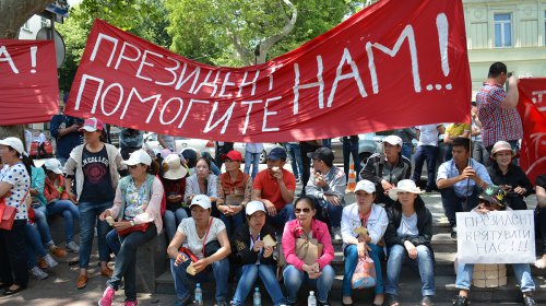 Вьетнамцы пикетировали здание облпрокуратуры 