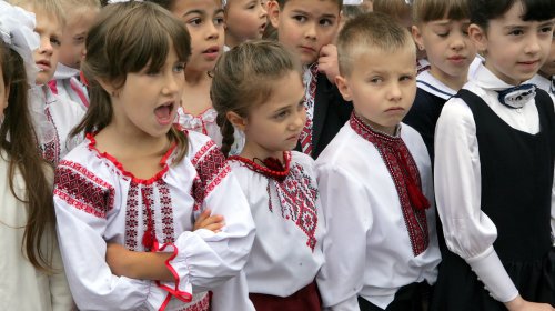Одесские школьники празднуют выпускной (фоторепортаж)