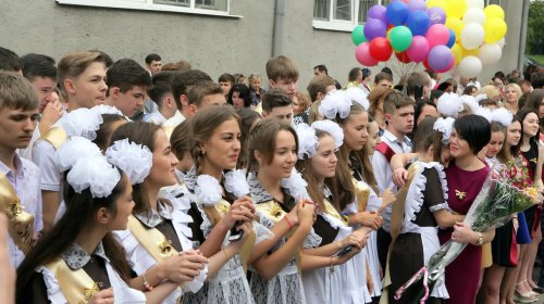 Одесские школьники празднуют выпускной (фоторепортаж)