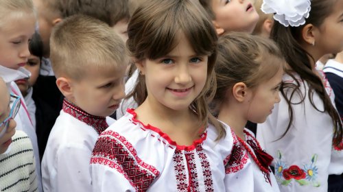 Одесские школьники празднуют выпускной (фоторепортаж)