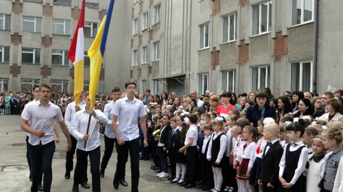 Одесские школьники празднуют выпускной (фоторепортаж)