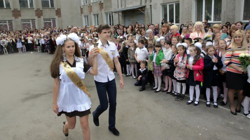 Одесские школьники празднуют выпускной (фоторепортаж)