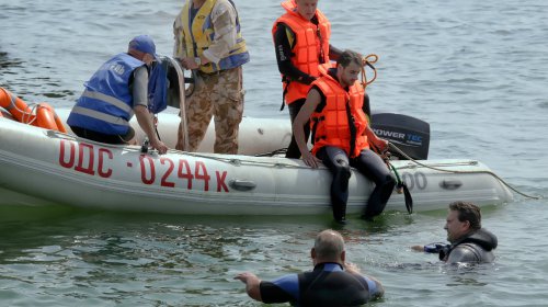 Одесские спасатели провели учения на воде (фоторепортаж)
