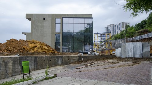 Вместо аквапарка на побережье Аркадии растет гостиница