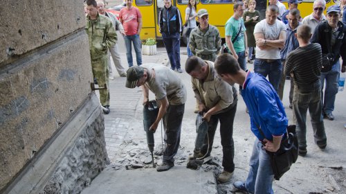 Рядом с ОГА коммунальщики демонтировали очередной «нахалстрой»