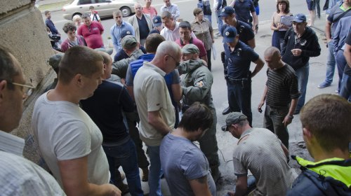 Рядом с ОГА коммунальщики демонтировали очередной «нахалстрой»
