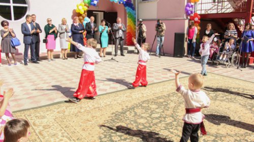 В Суворовском районе открылся бассейн для реабилитации детей с особенностями развития