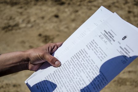 ГАСК повторно снес забор вокруг незаконной стройки в Аркадии