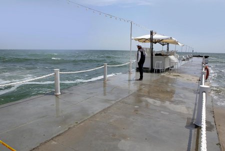 Одесские пляжи в ожидании тепла (фоторепортаж)