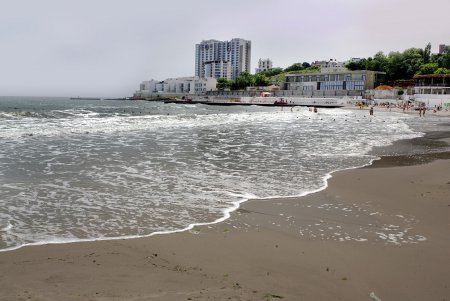 Одесские пляжи в ожидании тепла (фоторепортаж)