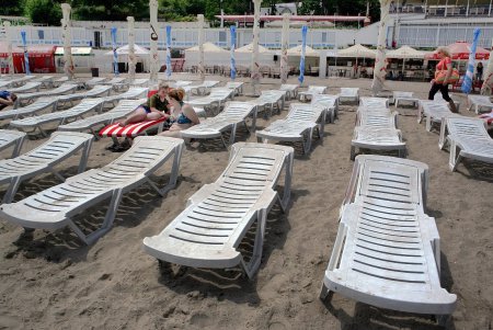Одесские пляжи в ожидании тепла (фоторепортаж)