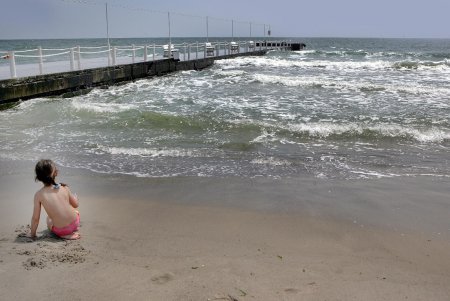 Одесские пляжи в ожидании тепла (фоторепортаж)