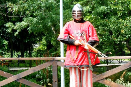 В Одессе рыцари строили сторожевую башню (фоторепортаж)