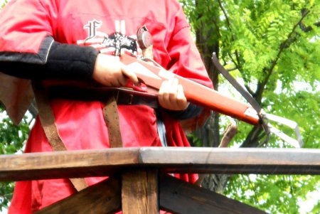 В Одессе рыцари строили сторожевую башню (фоторепортаж)