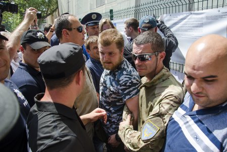 Представителей «антитрухановского майдана» назвали рабами, стоящими за похлебку