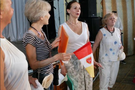 Почтенным одесситам вручили сертификаты об окончании «Университета третьего возраста»