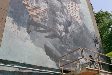 На стене одесской пятиэтажки появилась огромная картина