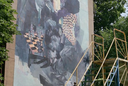 На стене одесской пятиэтажки появилась огромная картина