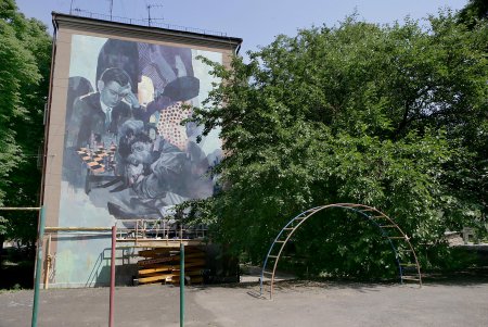 На стене одесской пятиэтажки появилась огромная картина