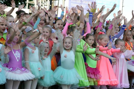По Приморскому бульвару прошел парад одесских фестивалей