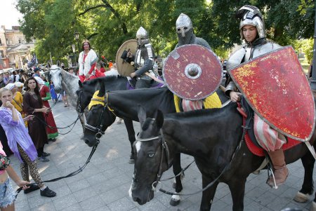 По Приморскому бульвару прошел парад одесских фестивалей