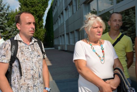 Инвесторы «Альянса» пикетировали здание «Облэнерго»