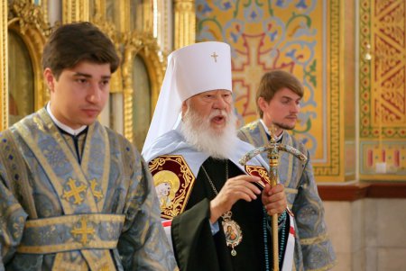 Божественная литургия в Свято-Успенском кафедральном соборе (фоторепортаж)