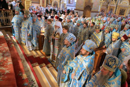Божественная литургия в Свято-Успенском кафедральном соборе (фоторепортаж)