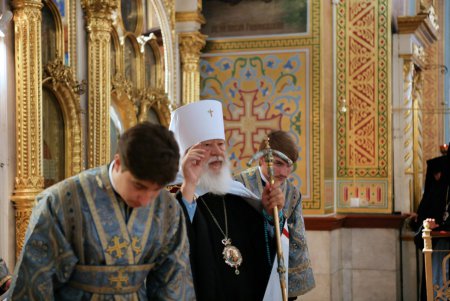 Божественная литургия в Свято-Успенском кафедральном соборе (фоторепортаж)