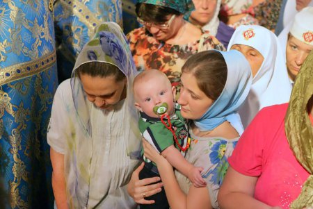 Божественная литургия в Свято-Успенском кафедральном соборе (фоторепортаж)