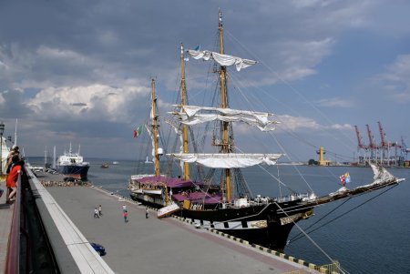 На борту «Палинуро» (фоторепортаж)