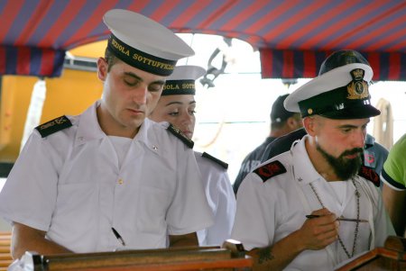 На борту «Палинуро» (фоторепортаж)