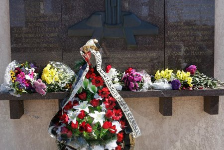 30 лет со дня скорбной даты: в Одессе поминали погибших на пароходе «Адмирал Нахимов» (фоторепортаж)