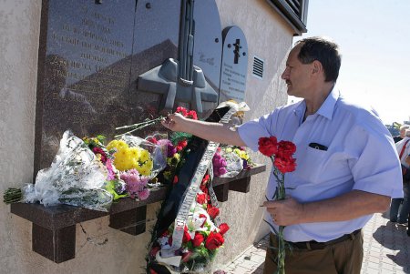 30 лет со дня скорбной даты: в Одессе поминали погибших на пароходе «Адмирал Нахимов» (фоторепортаж)
