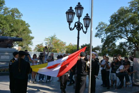 В Одессе День города начался с подъема Флага и «похода» к Дюку (фото)