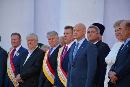 В Одессе День города начался с подъема Флага и «похода» к Дюку (фото)