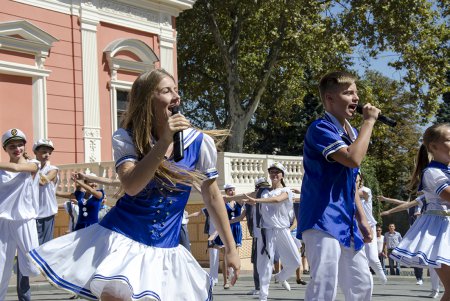 Аллея  одесских звезд заискрилась новыми именами (фото)