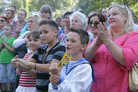 В Горсаду пели о родном городе (фоторепортаж)