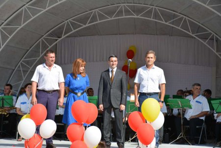 В парке имени Шевченко открыли знаменитую эстрадную «Ракушку» (фото)