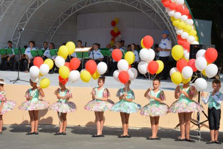 В парке имени Шевченко открыли знаменитую эстрадную «Ракушку» (фото)