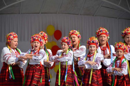 В парке имени Шевченко открыли знаменитую эстрадную «Ракушку» (фото)