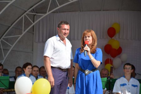 В парке имени Шевченко открыли знаменитую эстрадную «Ракушку» (фото)