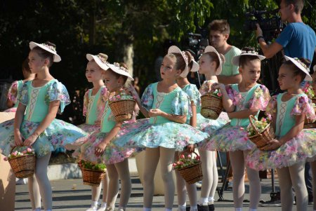 В парке имени Шевченко открыли знаменитую эстрадную «Ракушку» (фото)