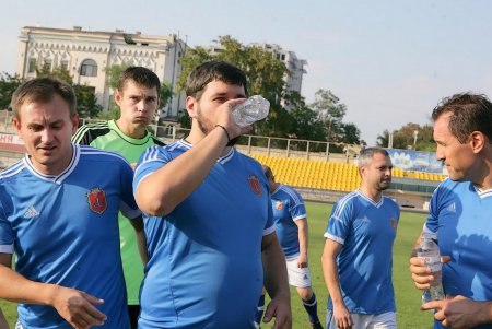 Одесские чиновники и депутаты «погоняли» мяч (фоторепортаж)