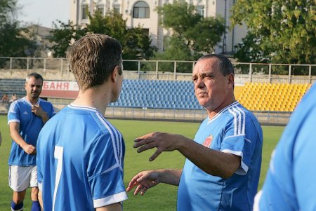 Одесские чиновники и депутаты «погоняли» мяч (фоторепортаж)