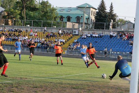 Одесские чиновники и депутаты «погоняли» мяч (фоторепортаж)
