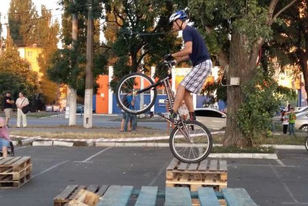 Спортивный праздник в Одессе завершился концертами в разных районах города (фото)