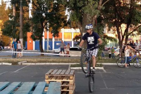 Спортивный праздник в Одессе завершился концертами в разных районах города (фото)